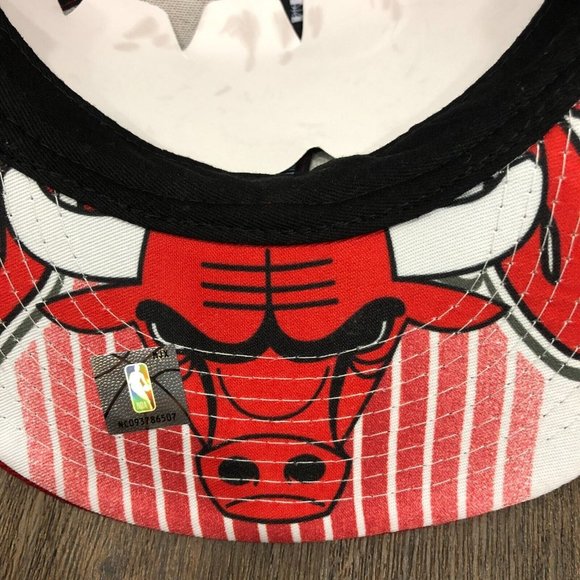 Ultra Game Official NBA Chicago Bulls Embroidered OSFM Adjustable Basketball - Picture 7 of 11